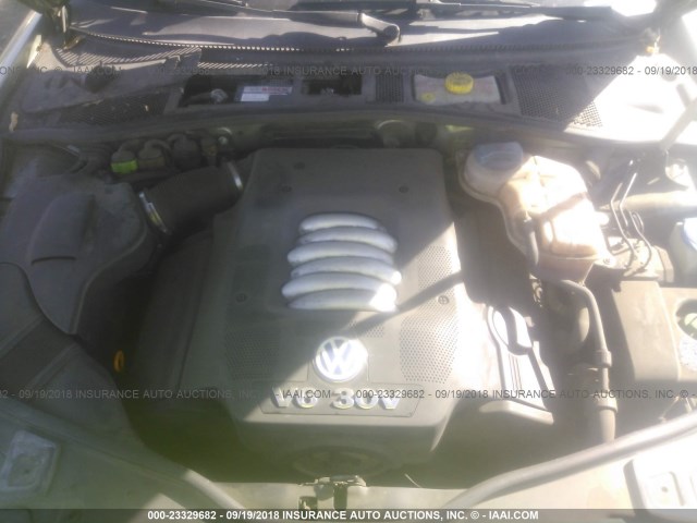 WVWRH63B23P452267 - 2003 VOLKSWAGEN PASSAT GLX GREEN photo 10
