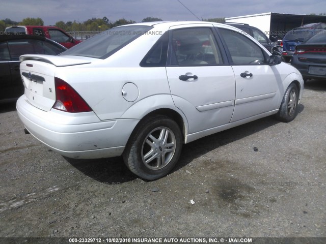 1FAFP34381W114277 - 2001 FORD FOCUS SE/SE SPORT WHITE photo 4