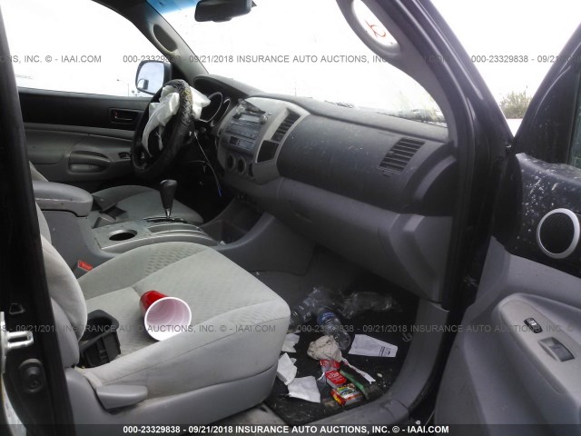 5TFLU4ENXBX012535 - 2011 TOYOTA TACOMA DOUBLE CAB 黑色 照片 5