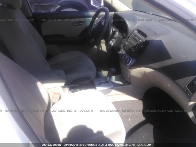 KMHDU46D09U806008 - 2009 HYUNDAI ELANTRA GLS/SE WHITE photo 5