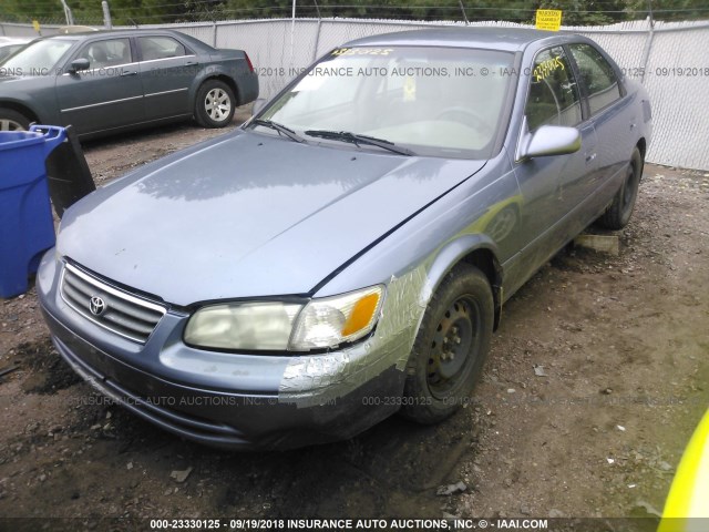 JT2BG22K0Y0466370 - 2000 TOYOTA CAMRY CE/LE/XLE 浅蓝色 照片 2