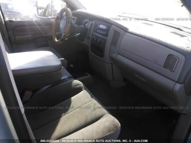 3D7KU28C34G189905 - 2004 DODGE RAM 2500 ST/SLT 银色 照片 5