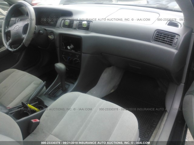 4T1BG22K01U117470 - 2001 TOYOTA CAMRY CE/LE/XLE 绿色 照片 5