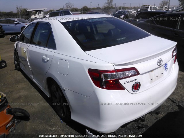 4T1BF1FK6EU465643 - 2014 TOYOTA CAMRY L/SE/LE/XLE 白色 照片 3