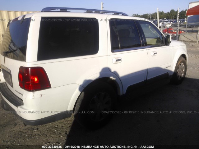 5LMFU27R54LJ42193 - 2004 LINCOLN NAVIGATOR Blanc photo 4