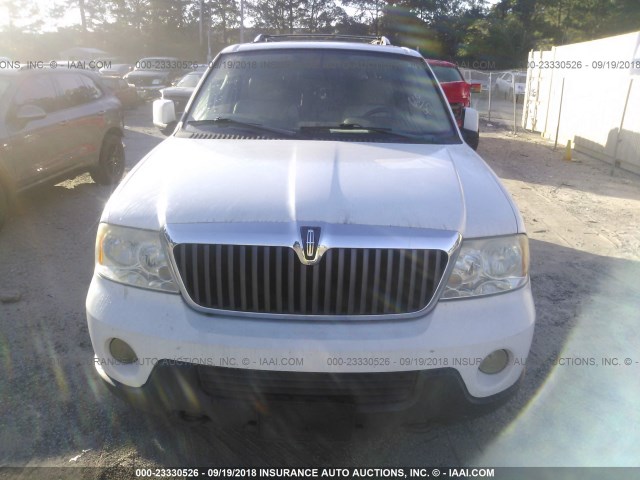5LMFU27R54LJ42193 - 2004 LINCOLN NAVIGATOR Blanc photo 6
