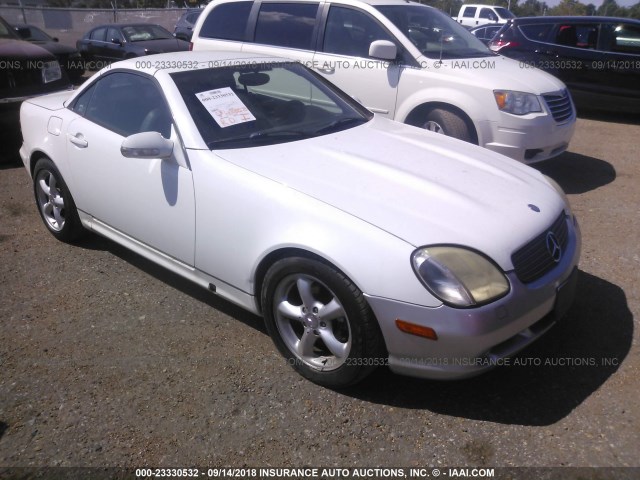 WDBKK65F81F172745 - 2001 MERCEDES-BENZ SLK 320 WHITE photo 1