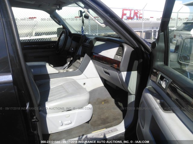 5LMFU27R94LJ33917 - 2004 LINCOLN NAVIGATOR BLACK photo 5