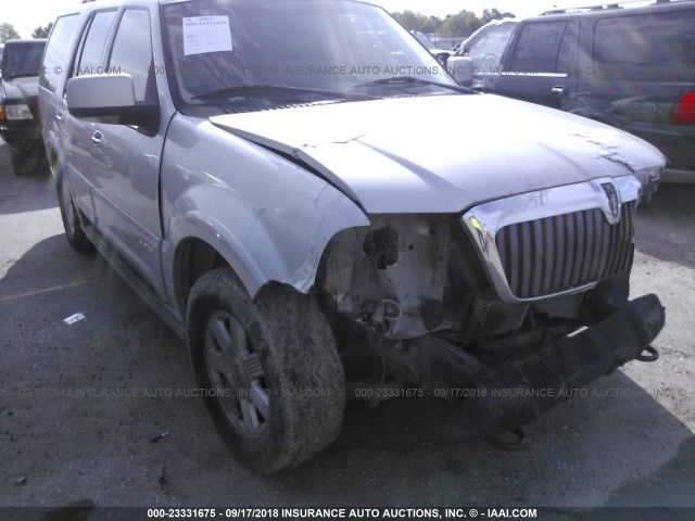 5LMFU27R23LJ17864 - 2003 LINCOLN NAVIGATOR Silber Foto 1