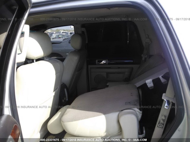 5LMFU27R23LJ17864 - 2003 LINCOLN NAVIGATOR Silber Foto 8