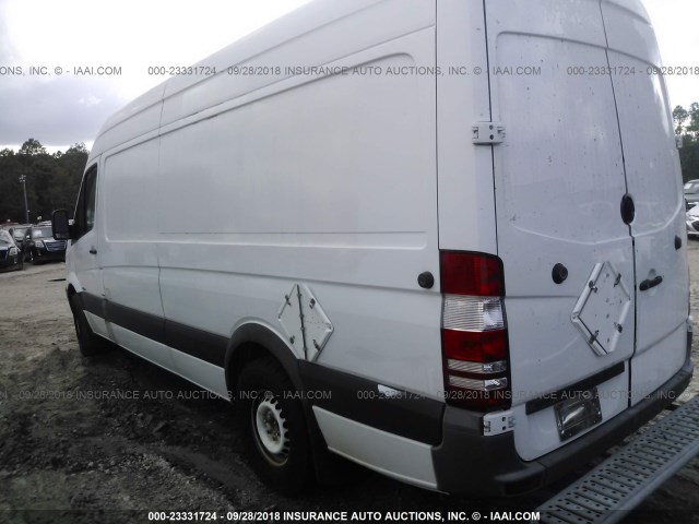 WD3PE8CB5C5671841 - 2012 MERCEDES-BENZ SPRINTER 2500 WHITE photo 3