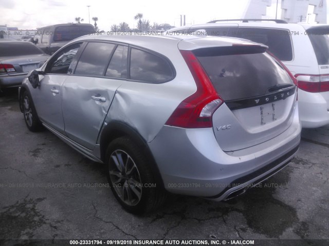 YV440MWK5J2054494 - 2018 VOLVO V60 CROSS COUNTRY PREMIER SILVER photo 3