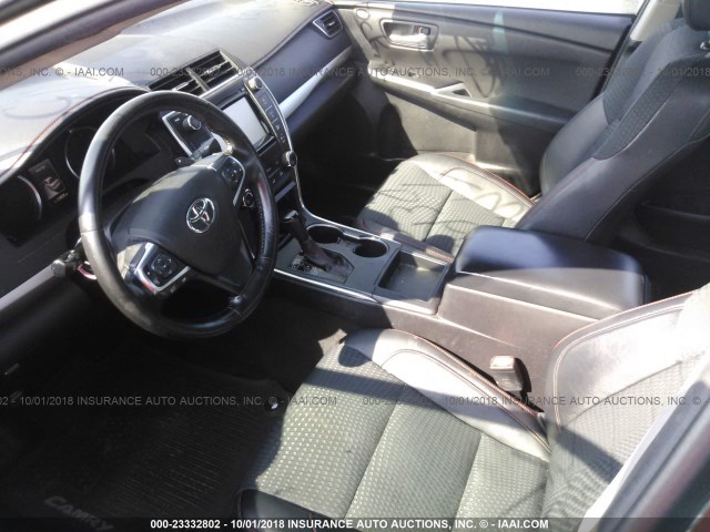 4T1BF1FK9FU910734 - 2015 TOYOTA CAMRY LE/XLE/SE/XSE 黑色 照片 5