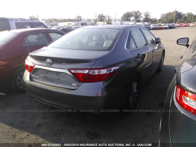 4T1BF1FK0HU375280 - 2017 TOYOTA CAMRY LE/XLE/SE/XSE 灰色 照片 4