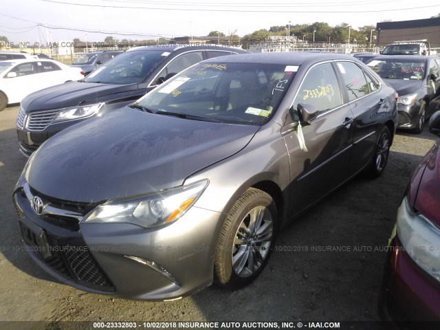 4T1BF1FK0HU375280 - 2017 TOYOTA CAMRY LE/XLE/SE/XSE 灰色 照片 6