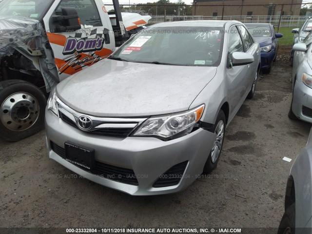 4T4BF1FK0DR317914 - 2013 TOYOTA CAMRY L/SE/LE/XLE SILVER photo 2
