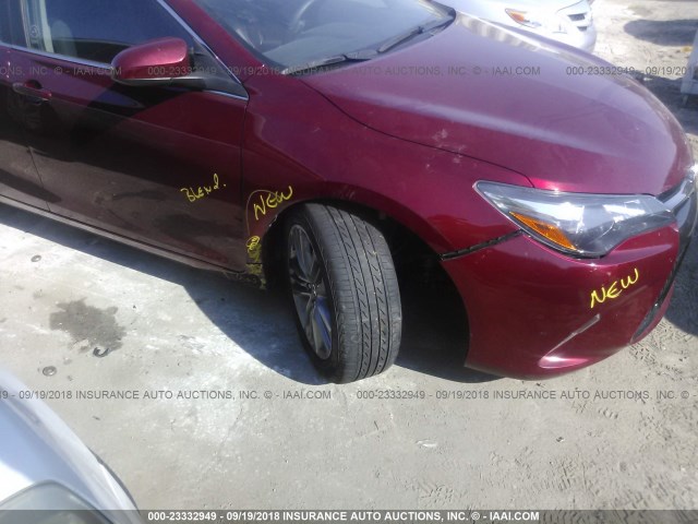 4T1BF1FK3HU733813 - 2017 TOYOTA CAMRY LE/XLE/SE/XSE 红色 照片 6