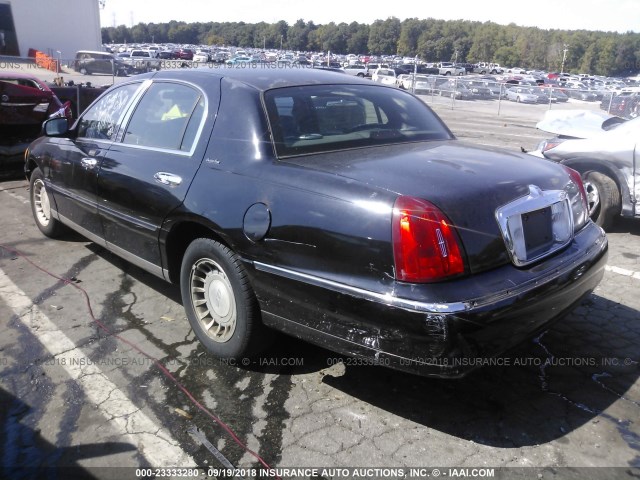 1LNHM81WXYY891464 - 2000 LINCOLN TOWN CAR EXECUTIVE Черный фото 3