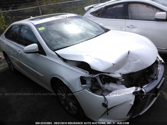 4T1BK1FK0FU561121 - 2015 TOYOTA CAMRY XSE/XLE WHITE photo 1