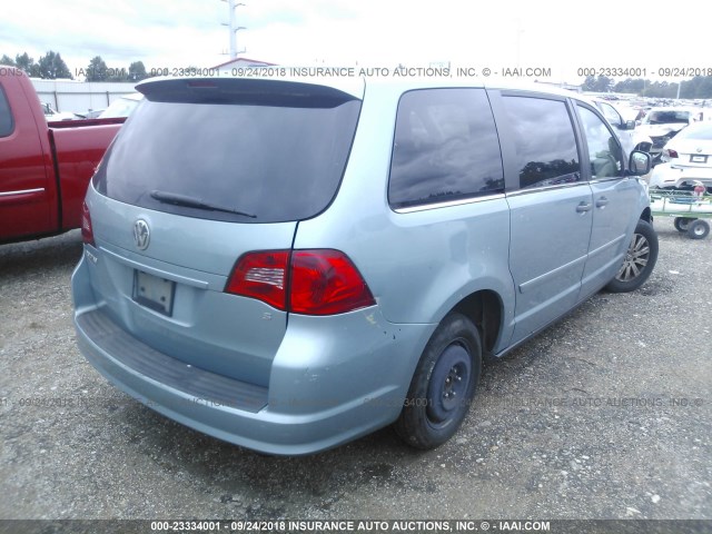 2V8HW44199R579816 - 2009 VOLKSWAGEN ROUTAN S Light Blue photo 4