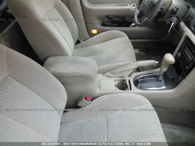 1YVGF22C925290402 - 2002 MAZDA 626 LX WHITE photo 5