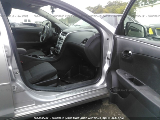 1G1ZC5E01CF299433 - 2012 CHEVROLET MALIBU 1LT SILVER photo 5