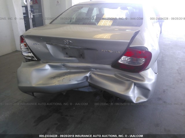 4T1BE32K92U047755 - 2002 TOYOTA CAMRY LE/XLE/SE Күміс фото 6