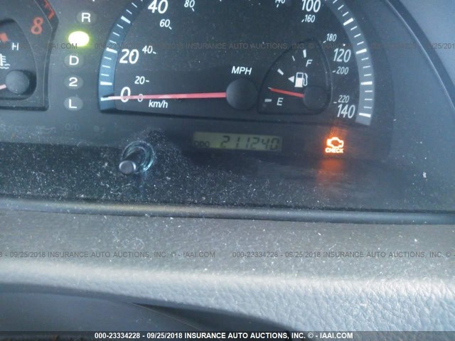 4T1BE32K92U047755 - 2002 TOYOTA CAMRY LE/XLE/SE Күміс фото 7