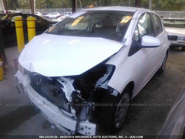 VNKKTUD32GA067433 - 2016 TOYOTA YARIS L/LE/SE WHITE photo 2