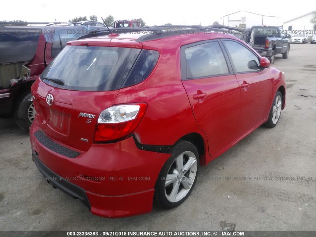 2T1LE40E59C010706 - 2009 TOYOTA COROLLA MATRIX S RED photo 4