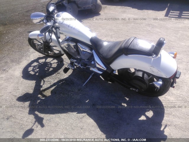 JH2SC6147BK001214 - 2011 HONDA VT1300 CX WHITE photo 3