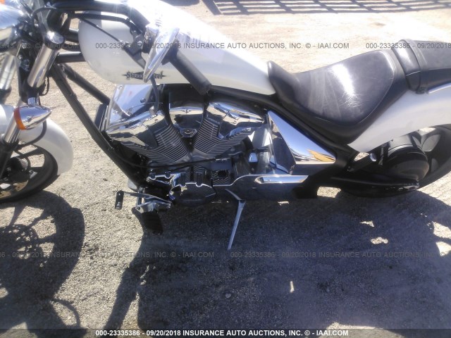 JH2SC6147BK001214 - 2011 HONDA VT1300 CX WHITE photo 9