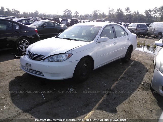 4T1BE30K45U541643 - 2005 TOYOTA CAMRY LE/XLE/SE Ақ фото 2