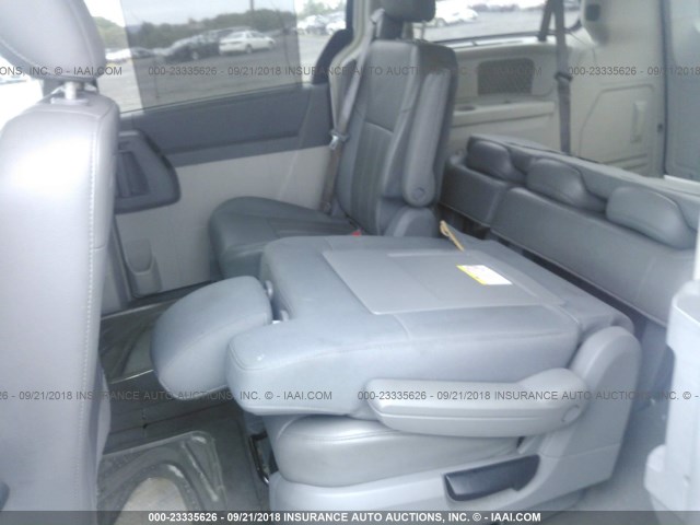 2A8HR54P68R793019 - 2008 CHRYSLER TOWN & COUNTRY TOURING SILVER photo 8