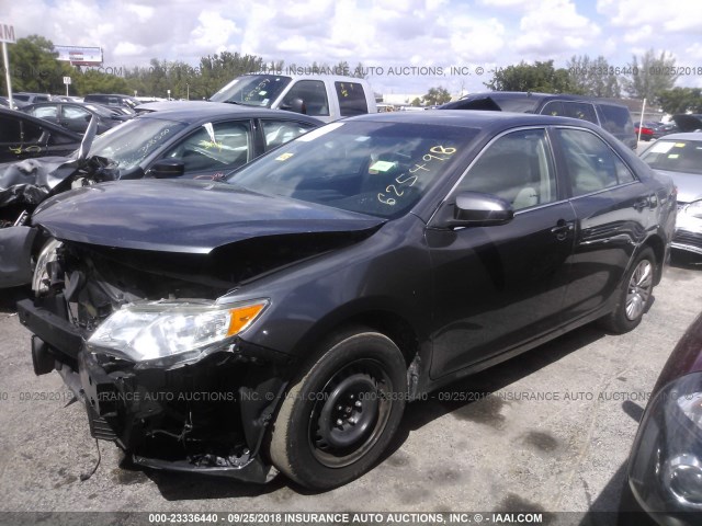 4T1BF1FK6CU625498 - 2012 TOYOTA CAMRY SE/LE/XLE GRAY photo 2