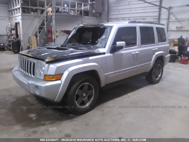 1J8HG48K96C162138 - 2006 JEEP COMMANDER SILVER photo 2