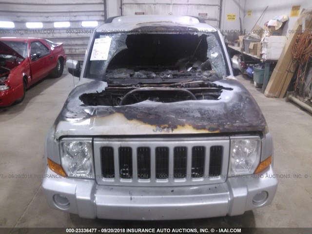 1J8HG48K96C162138 - 2006 JEEP COMMANDER SILVER photo 6