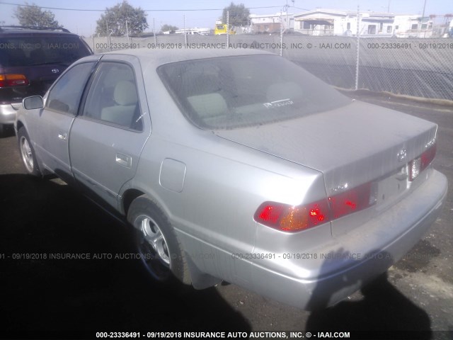 JT2BG22K910553691 - 2001 TOYOTA CAMRY CE/LE/XLE 银色 照片 3