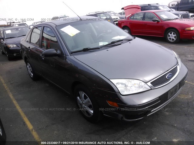 1FAHP34NX7W168280 - 2007 FORD FOCUS ZX4/S/SE/SES 灰色 照片 1