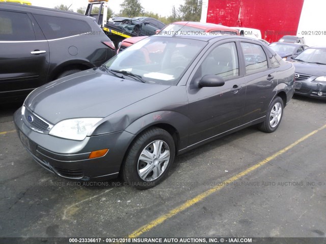 1FAHP34NX7W168280 - 2007 FORD FOCUS ZX4/S/SE/SES 灰色 照片 2