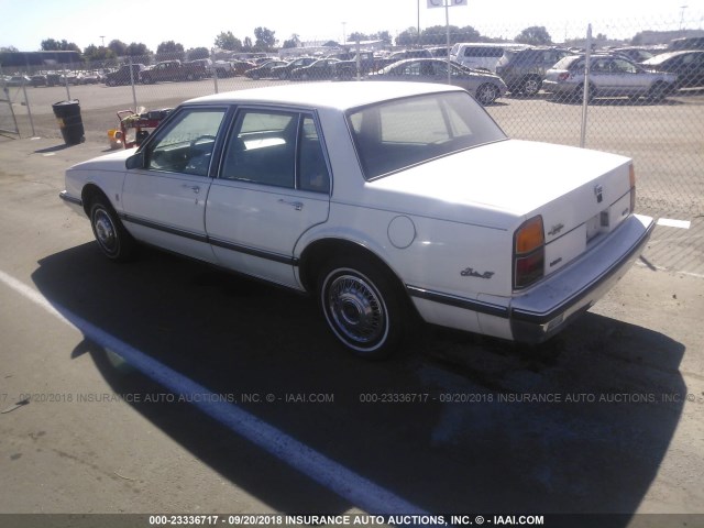 1G3HY6939G1856395 - 1986 OLDSMOBILE DELTA 88 ROYALE BROUGHAM WHITE photo 3