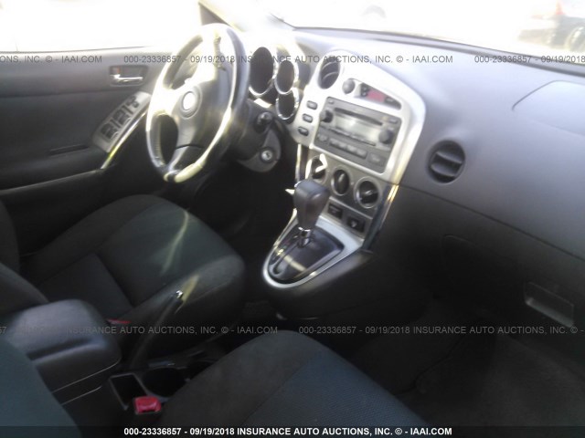 2T1KR32E36C592694 - 2006 TOYOTA COROLLA MATRIX XR SILVER photo 5