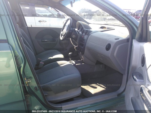 KL1TJ52624B172265 - 2004 CHEVROLET AVEO LS GREEN photo 5