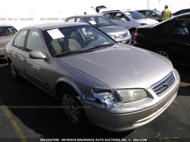 4T1BG22K31U826992 - 2001 TOYOTA CAMRY CE/LE/XLE 金色 照片 1