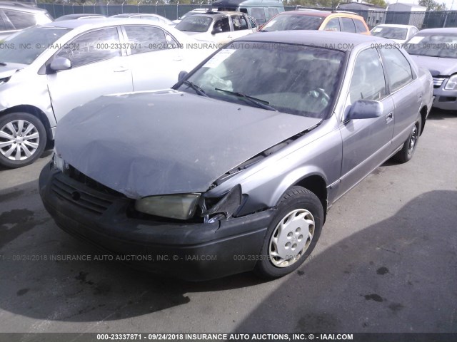 4T1BG22K7VU104060 - 1997 TOYOTA CAMRY CE/LE/XLE 灰色 照片 2