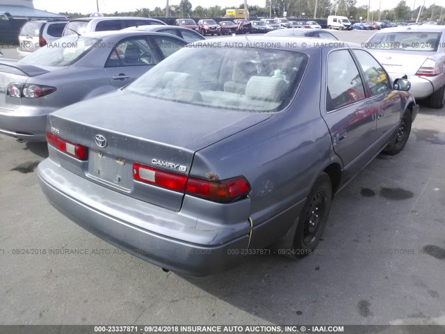4T1BG22K7VU104060 - 1997 TOYOTA CAMRY CE/LE/XLE 灰色 照片 4