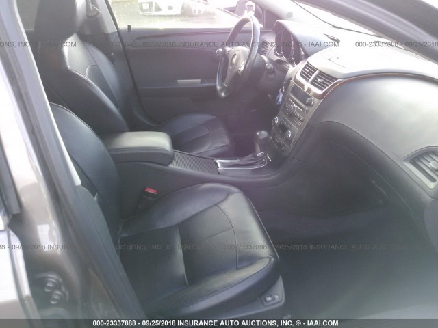 1G1ZG5E77CF116005 - 2012 CHEVROLET MALIBU LTZ 灰色 照片 5