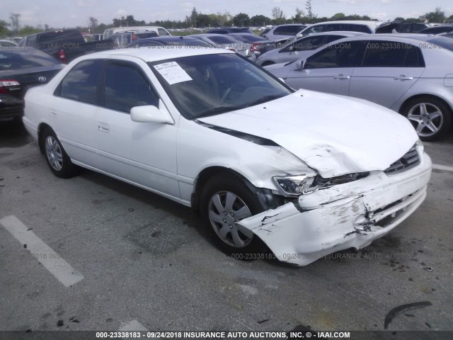 4T1BG22K0YU738430 - 2000 TOYOTA CAMRY CE/LE/XLE 白色 照片 1