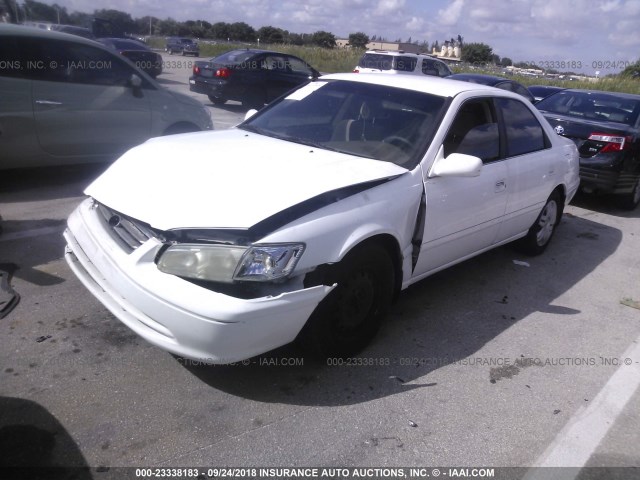 4T1BG22K0YU738430 - 2000 TOYOTA CAMRY CE/LE/XLE 白色 照片 2