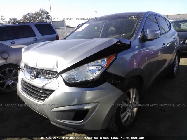 KM8JU3AC5BU143987 - 2011 HYUNDAI TUCSON GRAY photo 2